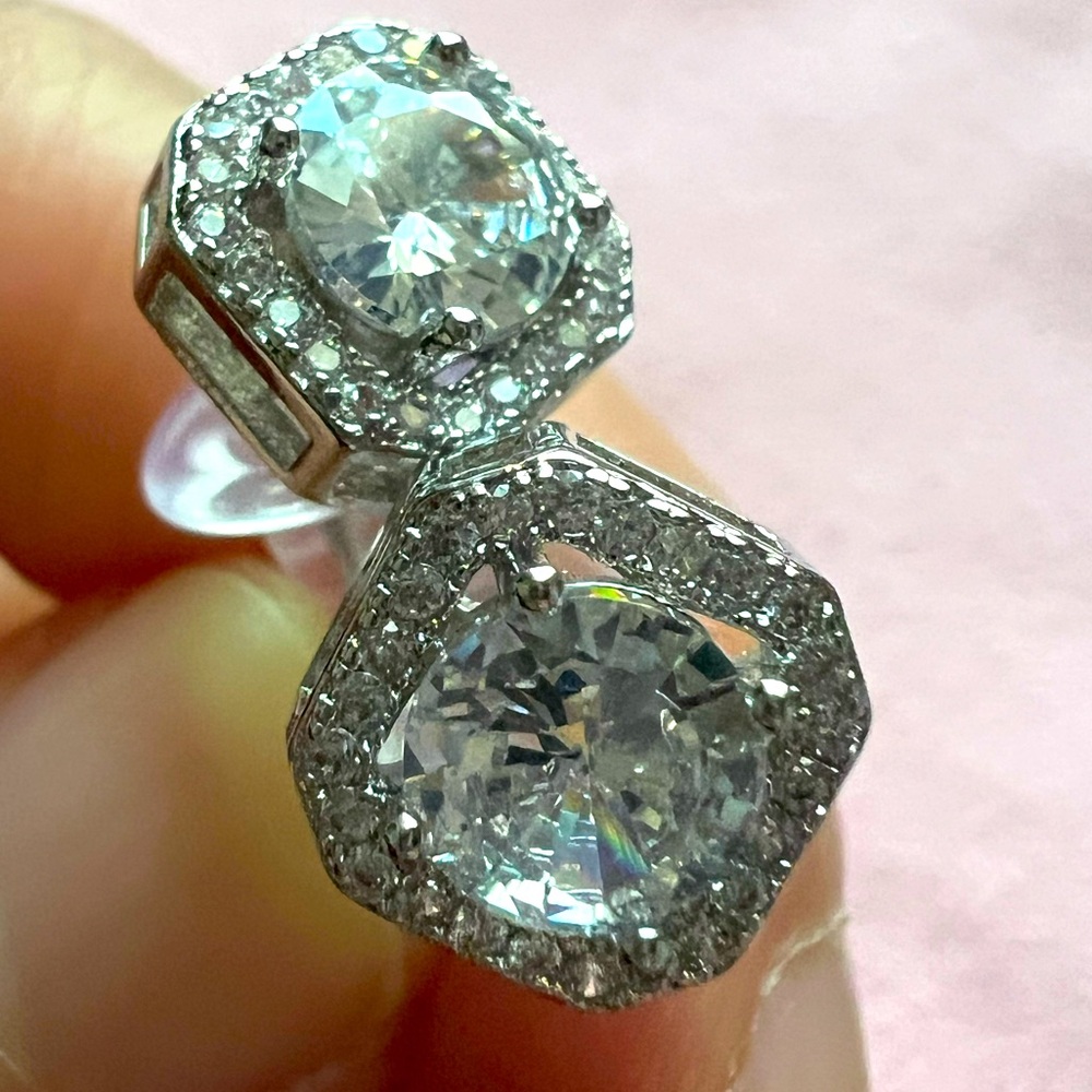 White Round Diamond-Cut Edge Rounded Square Stud Earrings